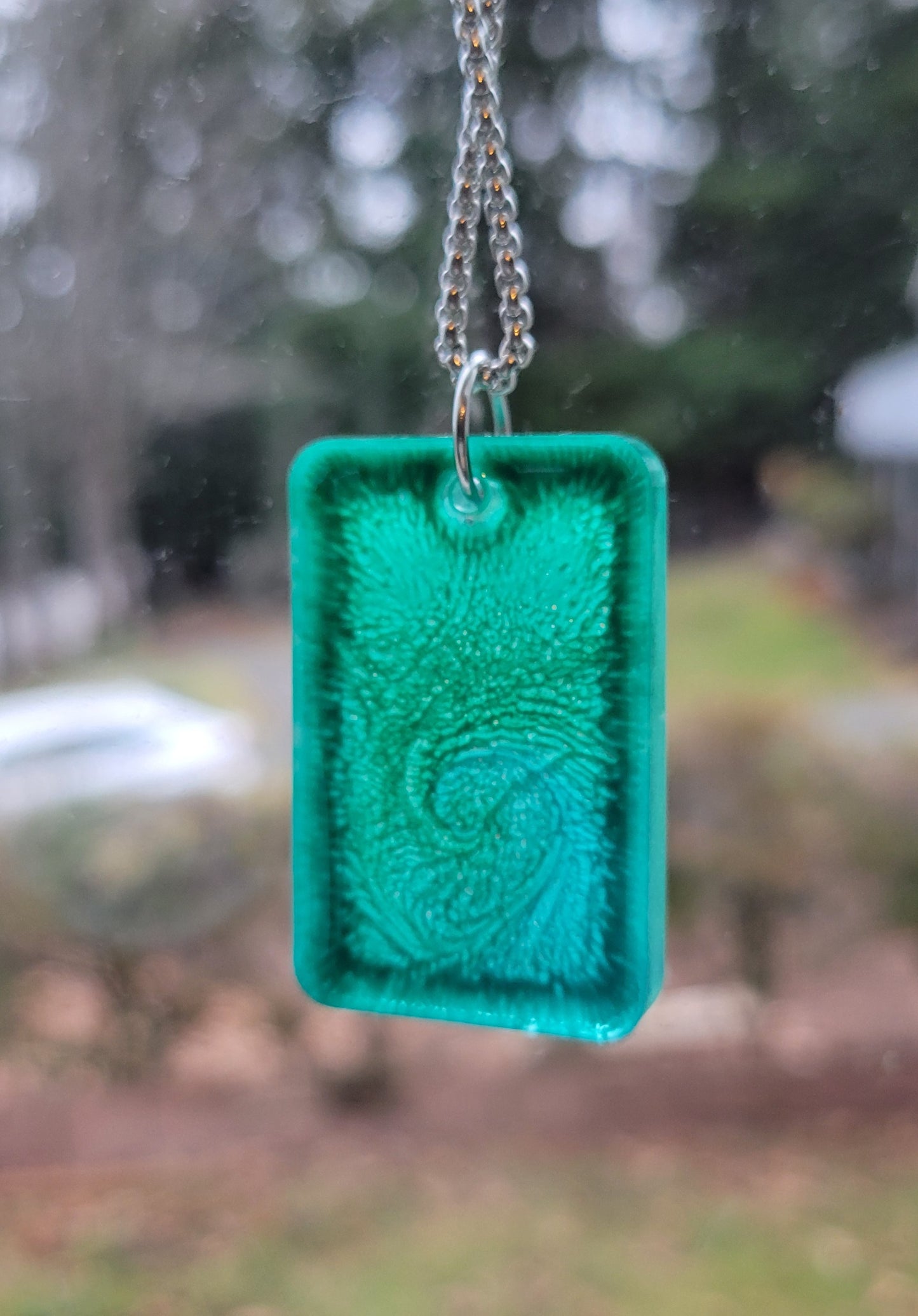 Light Green Petri Pendant Necklace